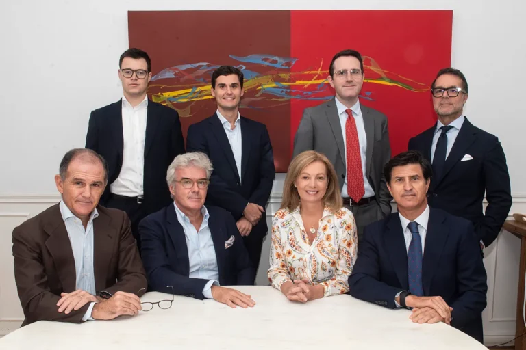 BrightGate Capital: gestión y distribución de fondos
