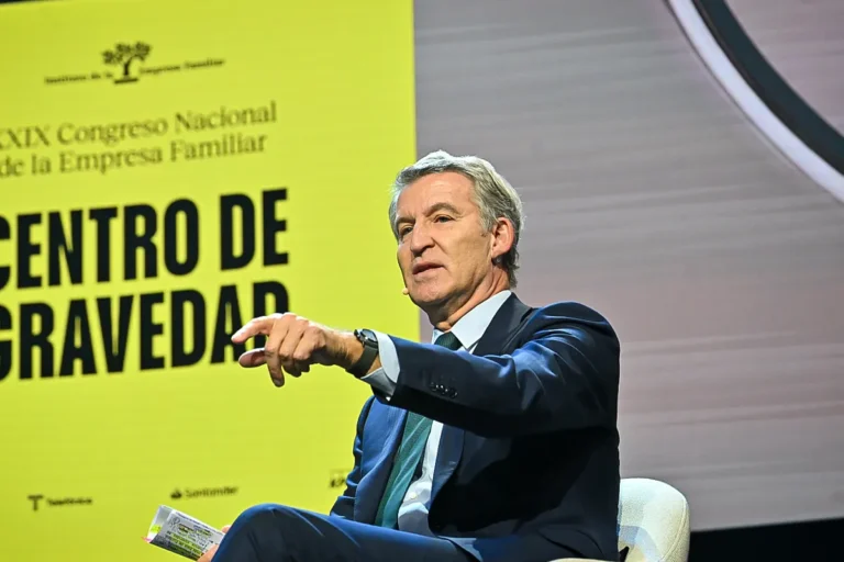 Feijóo promete bajar los impuestos y deflactar el IRPF