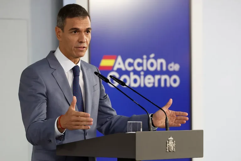 El Gobierno aprueba dos decretos para regular el alquiler