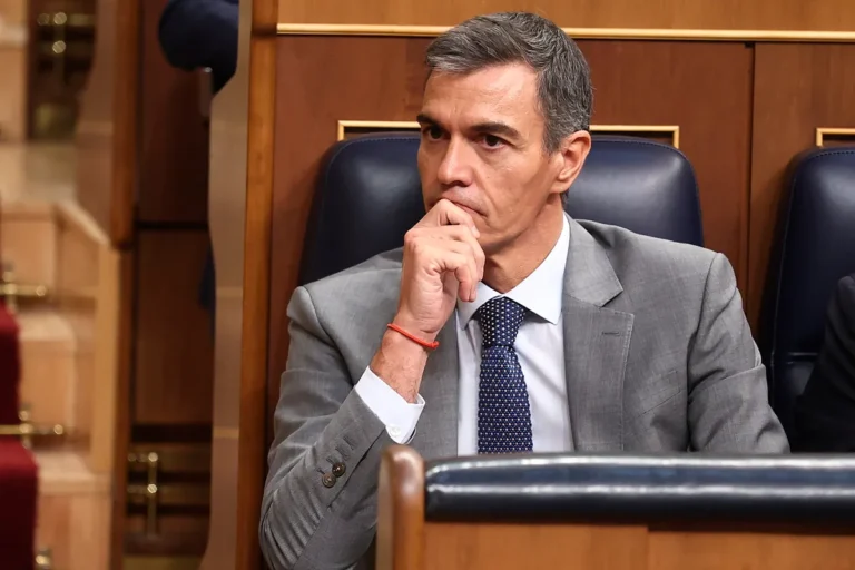 Sumar anuncia Frente Amplio ante la tensión electoral